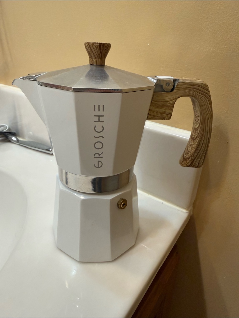 Grosche White Stovetop Espresso Moka Pot with Wood-Tone Handle